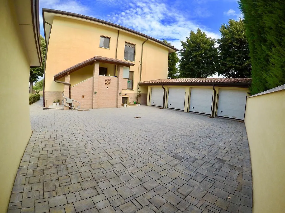 Residence Ca Mazzini San Giorgio di Mantova 0*,